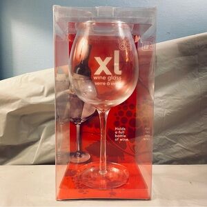 XL wine glass… holds full bottle of wine New